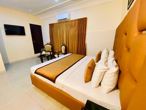 World Inn by WIH – Karachi, TX