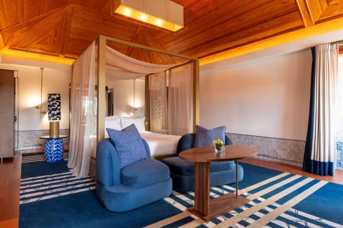 room detail thumbnail 1