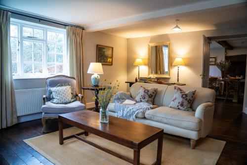Luxury 3 Bed Cottage on Rewilding Estate in 比明斯特