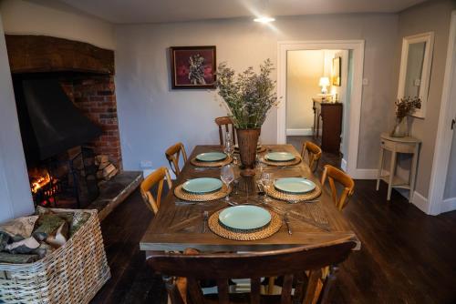 Luxury 3 Bed Cottage on Rewilding Estate in 比明斯特