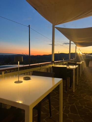 El Cielo - Rooms with Panoramic View & El Carnicero Restaurant 3