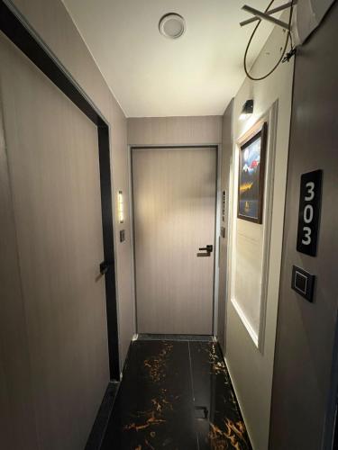 Hotel Skyland – Ahmedabad, TN