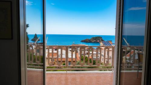 Faraglioni Sea Terrace