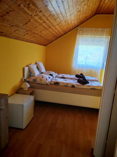 1 queen bed