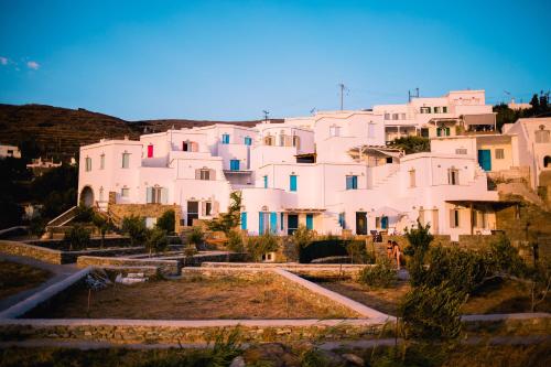  Kamares Vacation Villas in Agios Romanos