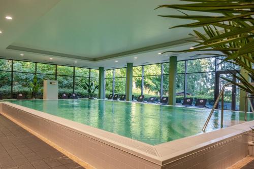 สระว่ายน้ำ, Dorint Hotel & Sportresort Arnsberg/Sauerland in อาร์นเบิร์ก