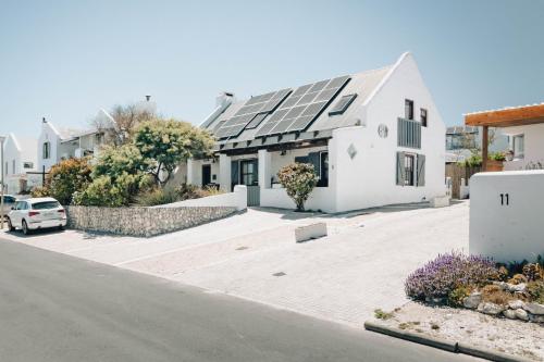 Gonana Studios & Villa