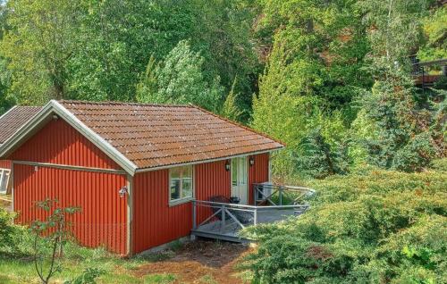 . 2 Bedroom Cozy Home In Ljungskile