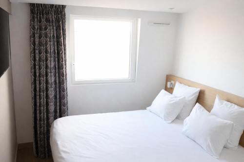 1 king bed, 2 twin beds