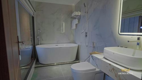 room detail thumbnail 2