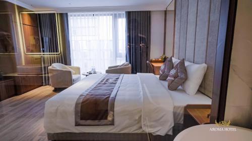 room detail thumbnail 1