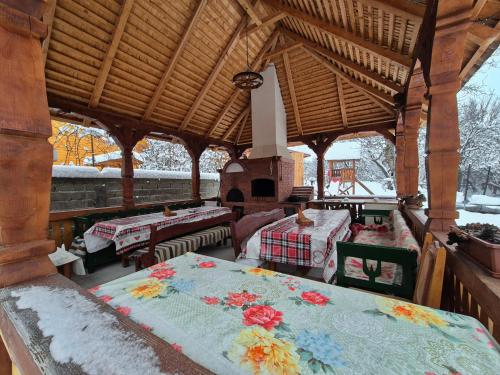 Iekārtas, Casa cu traditie in Budesti
