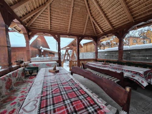 Iekārtas, Casa cu traditie in Budesti