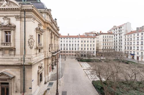 Célestins - Haut standing 120m² - Coeur de Lyon - image 2