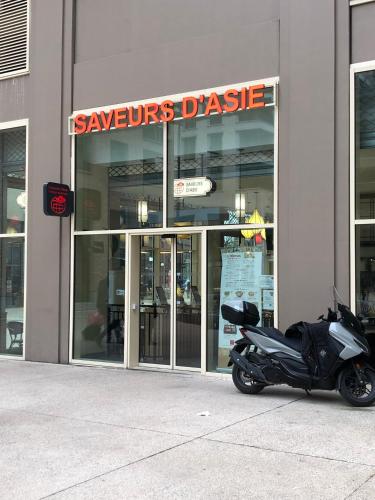 Ресторант, Female dorm- Femme dortoir Paris 8pm-10am in Bobigny