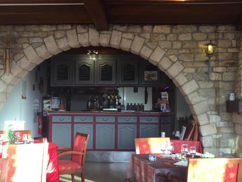 La Table Des Bons Peres in Bizlē