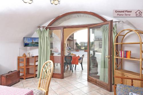 3 bedrooms, 5 beds