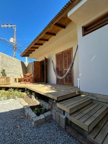Apartamento próximo às praias do Sul da Ilha – khách sạn tại Armacao