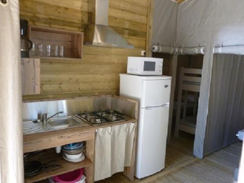 Camping Le Relais de la bresque in Sillans La Cascade ciems