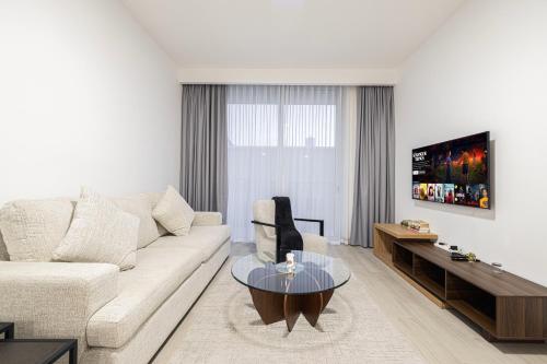 Restay Homes at Luma22 West Tower - main image