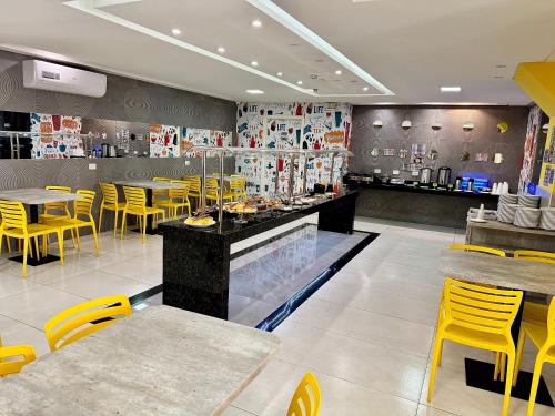 อาหารและเครื่องดื่ม, Hotel Avalon Maringa Economico in มารินก้า