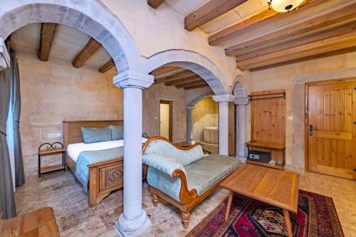 Cratus Stone Palace Room Type - Stone King Suite with Spa Bath