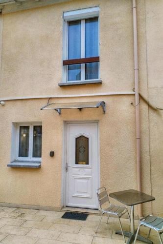 Sibiti, charmant 2 pieces a 20 minutes de Paris in Le Blanc-Mesnil