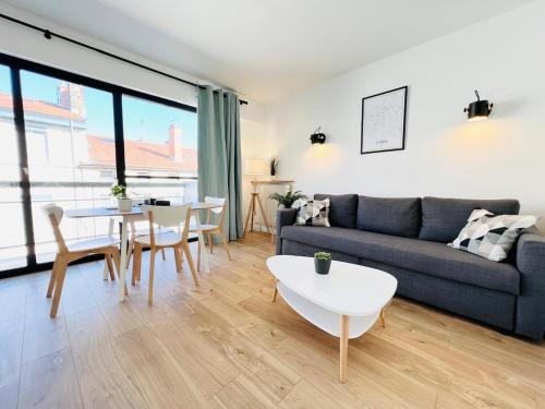242 PB 1 Chambre Parking Partdieu Train Station