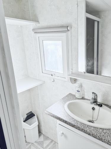 Bathroom, Mobil-home Le Cerisier, 4 pers in Lapleau