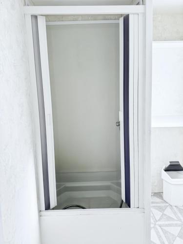 Shower, Mobil-home Le Cerisier, 4 pers in Lapleau