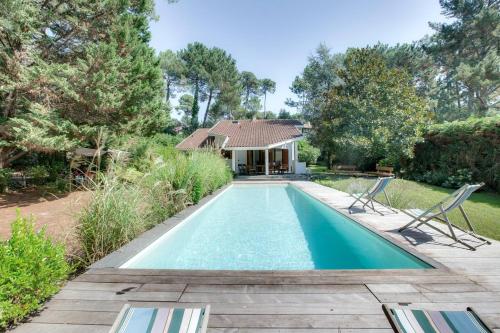 Villa avec piscine proche Lac, océan et forêt
