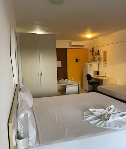 1 queen bed, 1 twin bed