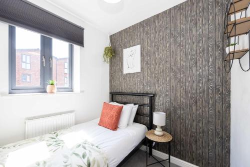 Rest&Recharge at Brookdale House (5 Bedrooms, 15mins to City Centre, Free Parking), Manchester (photo 9)