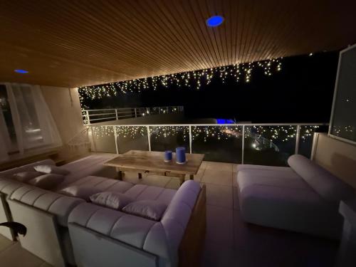 Équipements, Appartement 3 pièces pieds dans l 'eau front de mer sur la côte d'Azur (Appartement 3 pieces pieds dans l 'eau front de mer sur la cote d'Azur) in Le Trayas Superieur