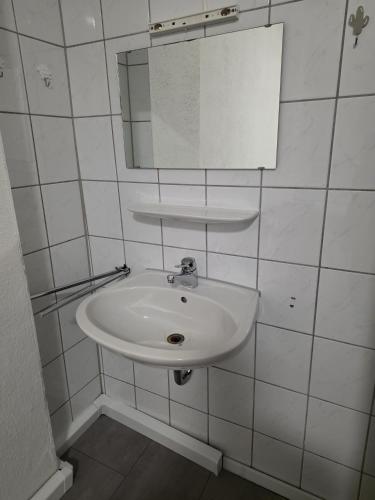 modernes & einfaches übernachten (modernes & einfaches ubernachten) in Bruchsal