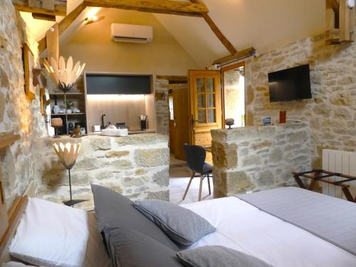 Studio Natur'ailes, Le Hameau du Quercy, romantique, campagne, piscine naturelle 2