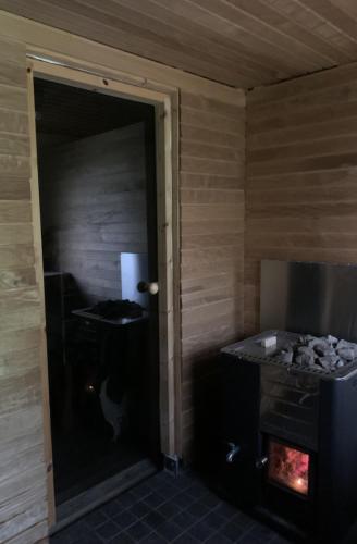 Szauna, Cottage by the sea with sauna and jacuzzi in Isnas