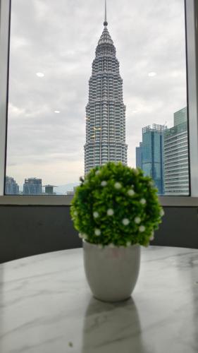 Sky Suites KLCC Apartment by Premium Suites - image 11