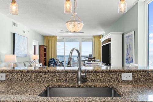 주방, 16th-Floor Corner Condo at Majestic Beach Resort w/ Panoramic Gulf Views in 파나마 시티 (FL)