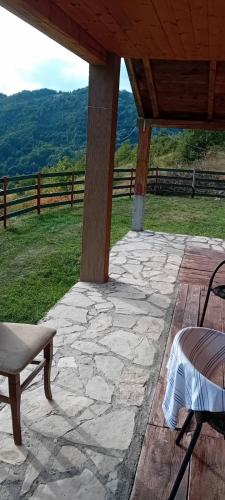 Vikendica strane in Drpe