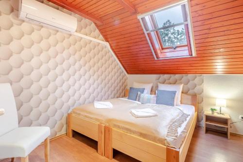 Comfy - Relaxing Stay at Lake Vadkert in Soltvadkert