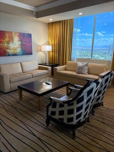 Travelers Dream Suite Heart of Vegas Resort Access - image 4