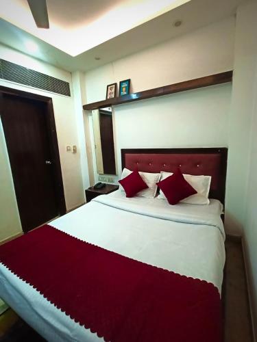 Hotel Parth Palace – Delhi, NY