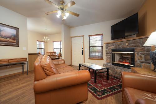 2 bedrooms, 3 beds