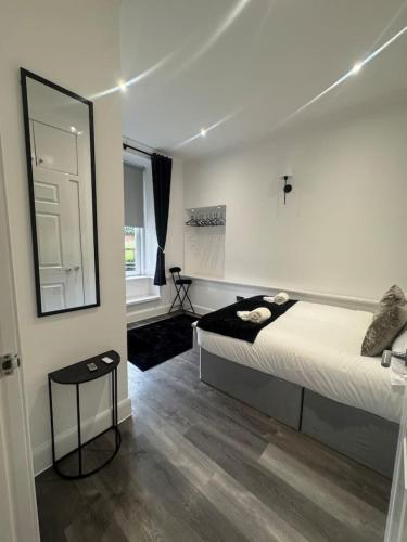 Modern Apartment in Leith - main image