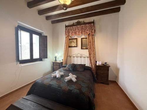 1 king bed, 1 double bed
