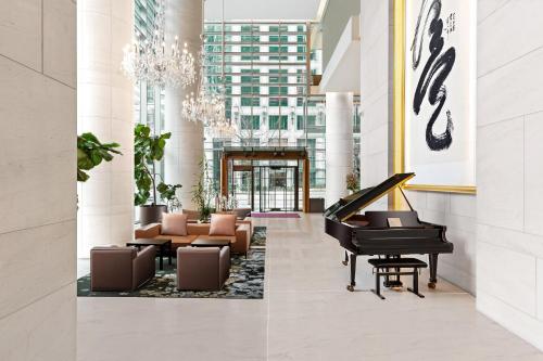 Shangri-La Vancouver in Vancouver, Canada