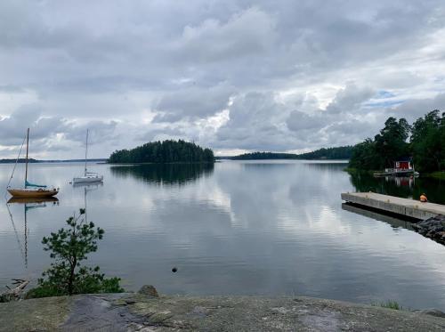 A környék, Cottage by the sea with sauna and jacuzzi in Isnas