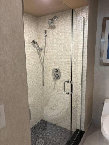 Travelers Dream Suite Heart of Vegas Resort Access - image 9