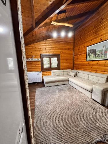2 bedrooms, 3 beds